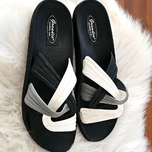 Women's Black and‎ White, Gray Rubber Sandles. Size 8